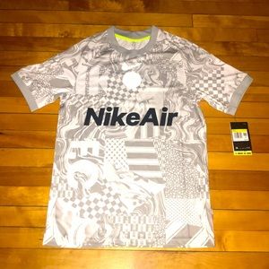 Men's Soccer Jersey
Nike F.C. Home
